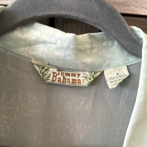 Tommy Bahama sheer 100% silk blouse three-quarter sleeve size 8 - Picture 2 of 5